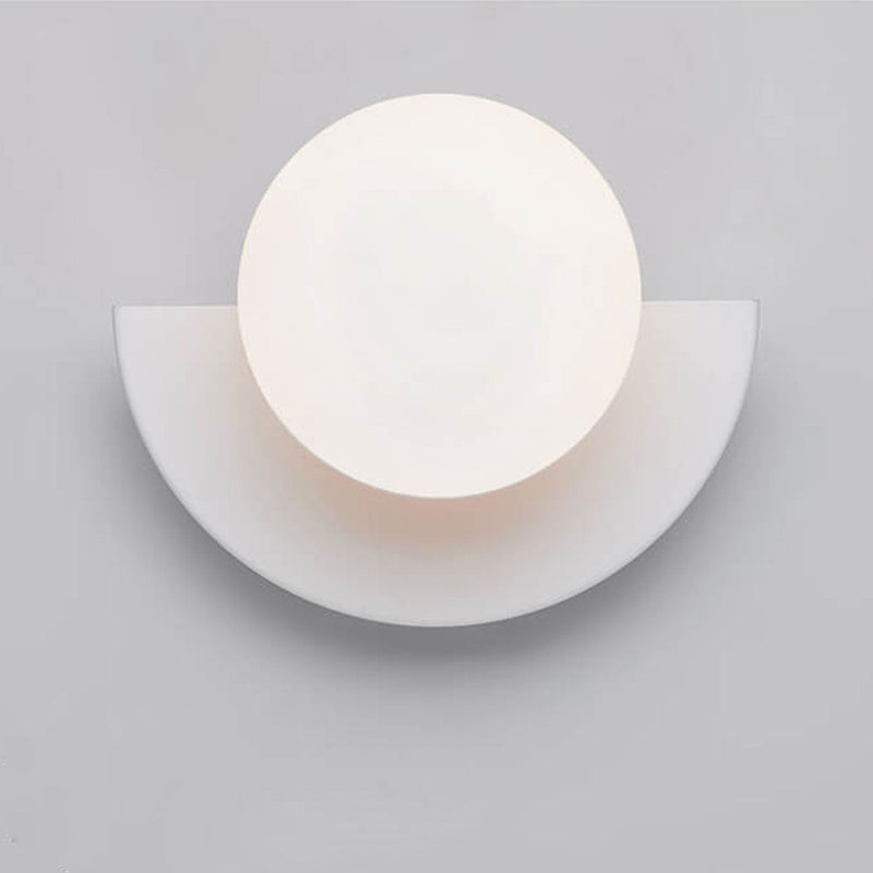 Elvaria Wandlamp – Halfrond Design met Metalen Frame