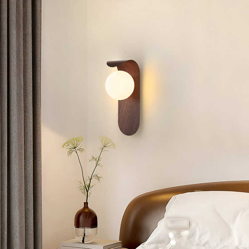 Averon Wandlamp – Scandinavisch Houtdesign met Warme LED