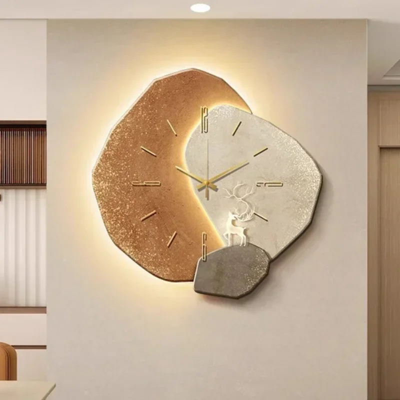 Orelvyn Wandklok – Houtdesign met Zachte LED-Verlichting
