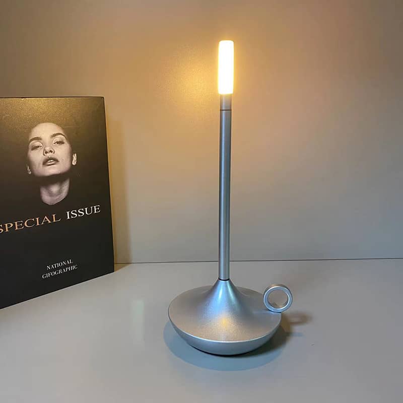 Nivelle Tafellamp – Scandinavisch Kandelaar Design met Dimbare LED