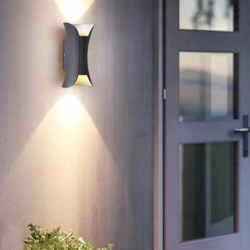 Varelyn Buitenwandlamp – Gebogen LED Design