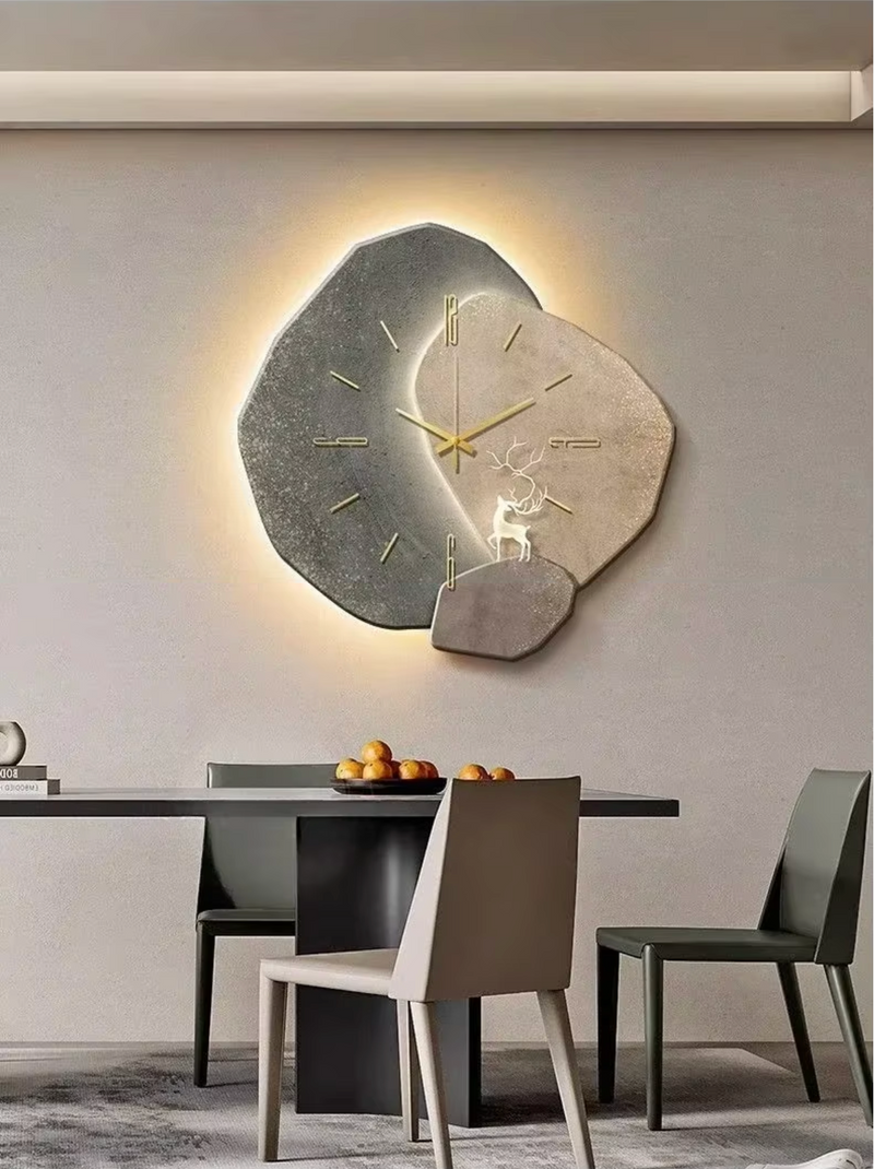 Orelvyn Wandklok – Houtdesign met Zachte LED-Verlichting