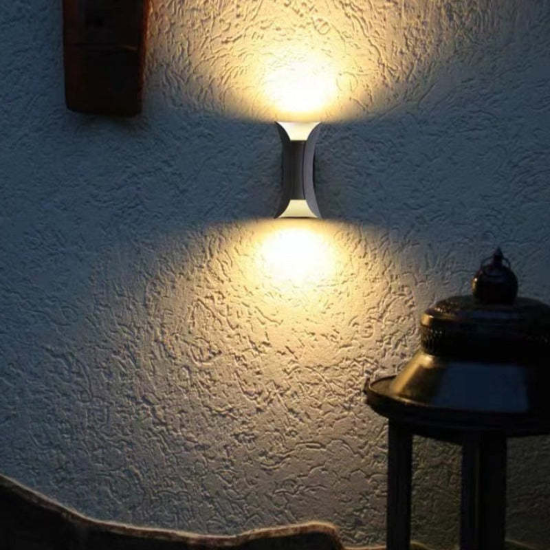 Varelyn Buitenwandlamp – Gebogen LED Design