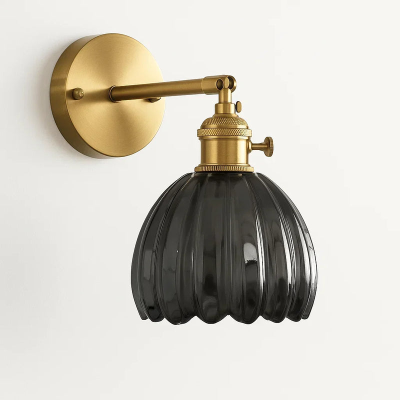 Virelia Wandlamp – Vintage Bloemdesign met Glazen Kap