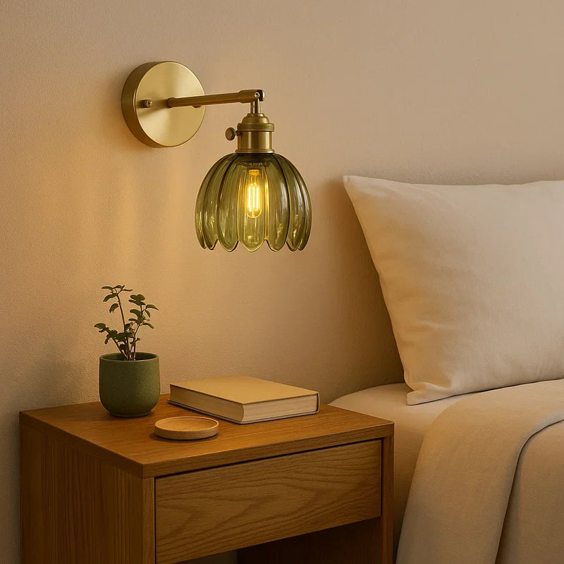 Virelia Wandlamp – Vintage Bloemdesign met Glazen Kap