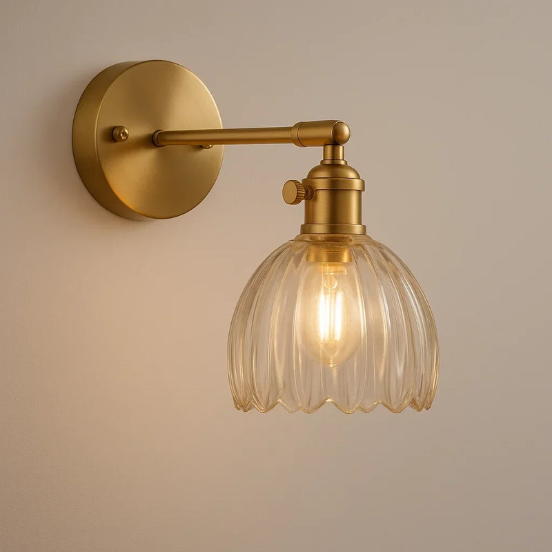 Virelia Wandlamp – Vintage Bloemdesign met Glazen Kap