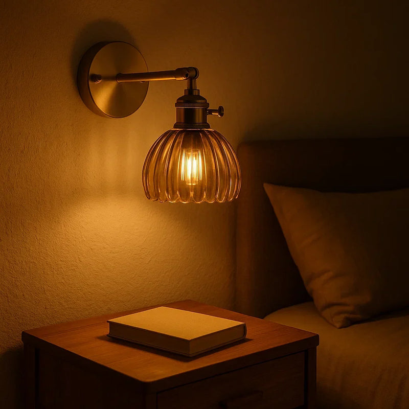 Virelia Wandlamp – Vintage Bloemdesign met Glazen Kap