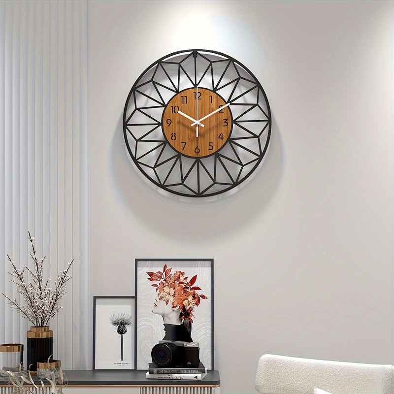 Varello Wandklok – Ronde Metalen Vorm met Houtlook