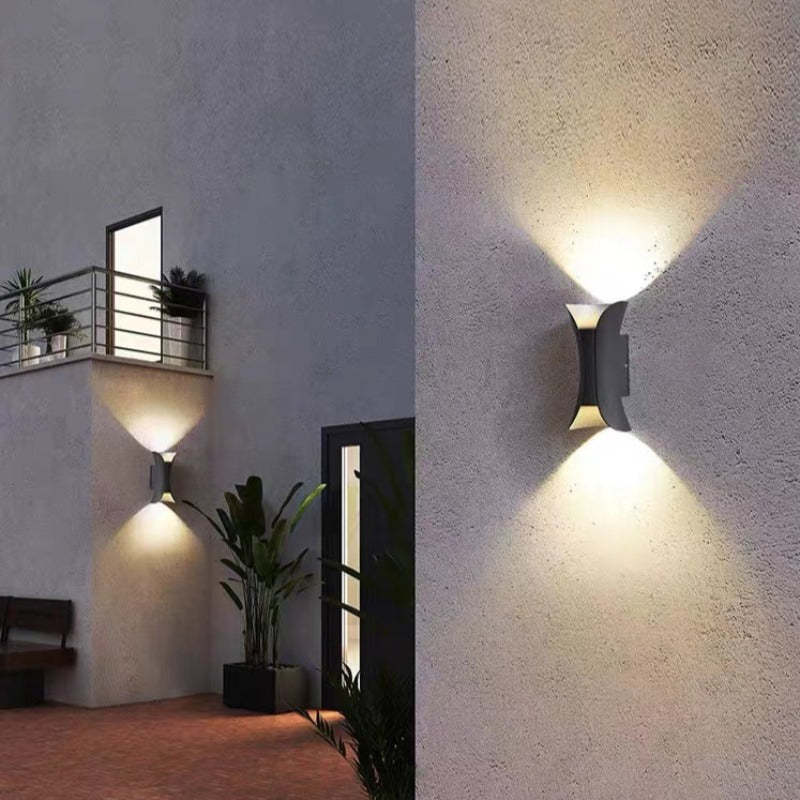Varelyn Buitenwandlamp – Gebogen LED Design